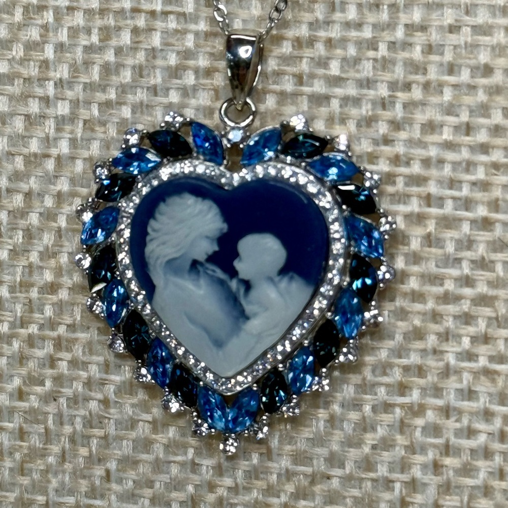 Elegant Cobalt Blue Mother & Child Cameo on Sterling Silver Setting & 18” Chain - Picture 6 of 12